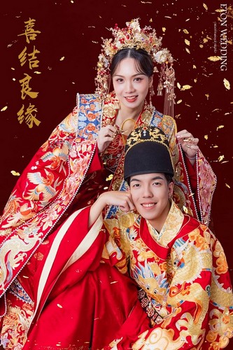 漢服婚紗推薦,婚紗工作室漢服,漢服婚紗攝影,漢服婚禮禮服,傳統漢服婚紗,時尚漢服婚紗,漢服個人寫真,漢服全家福攝影,漢服拍照,漢服寫真